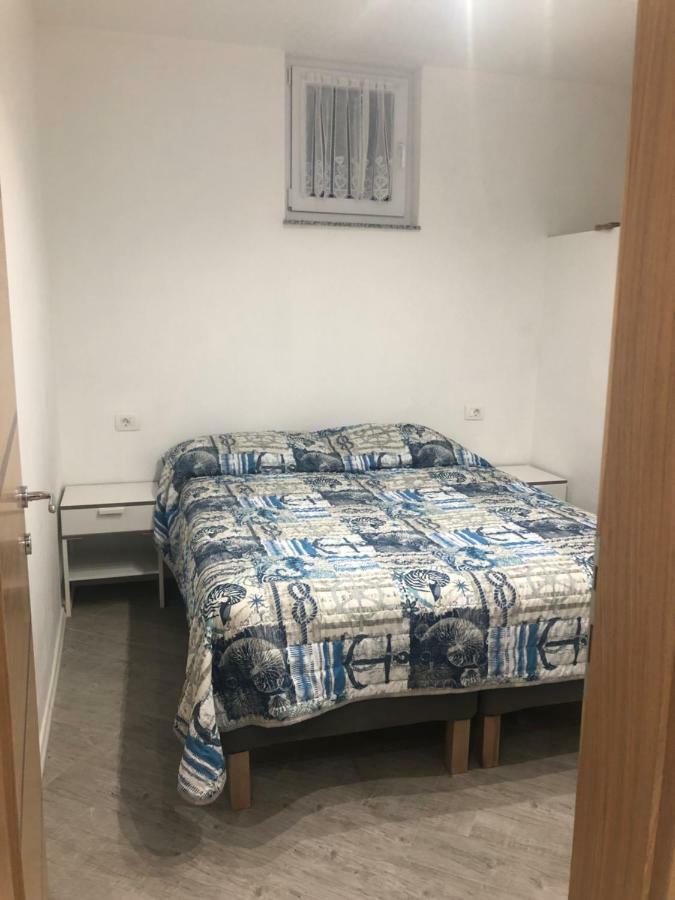 Appartement Bozic Apartman à Pula Extérieur photo